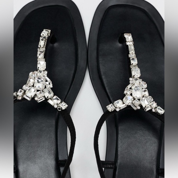 NWT ZARA VACATION EMBELLISHED SANDAL SIZE 8
🚨FIRM PRICE - Picture 5 of 8
